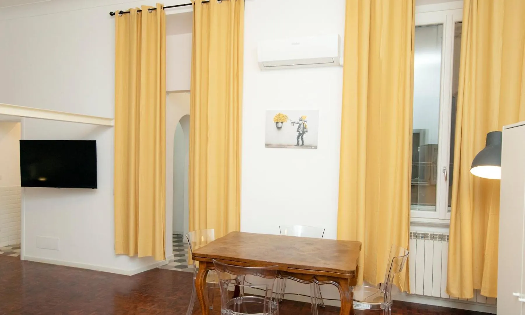 Manara10 Apart Giallo2 Rzym Apartament